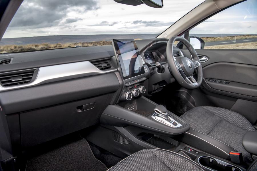 Торпедо Renault Captur S-Edition 2019 года  (UK) (фото 15 из 40)